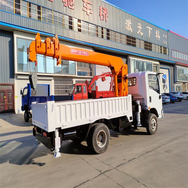 蓟州区三轮随车吊定制 农用改装机自备吊中瑞长期出售